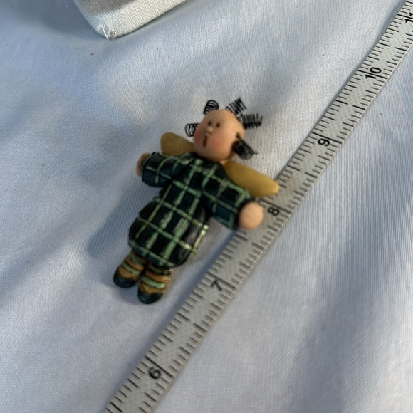 Rustic Angel pin Blossom Bucket Clay Art - Picture 6 of 6